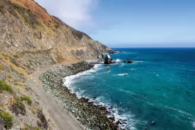 35 UNIVERSITIES LOCATED NEAR BEACH